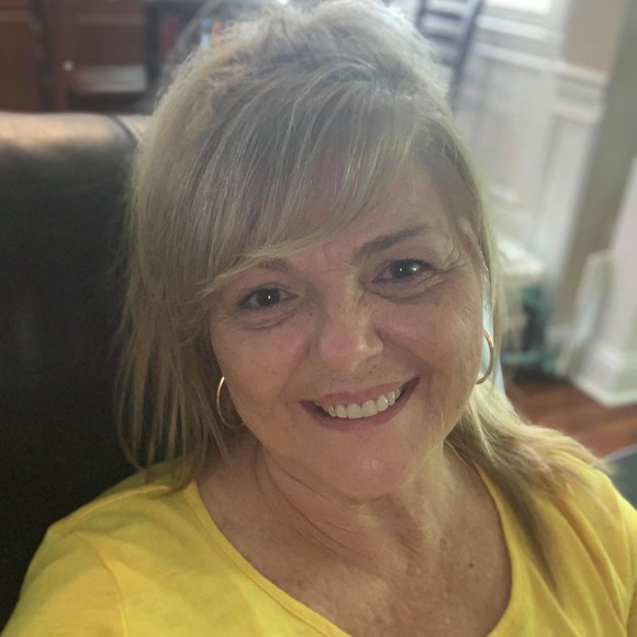 Profile Picture of Paralee Turner (@farrellturner) on Poshmark