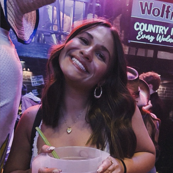 Profile Picture of Casey Fijalkovic (@caseyfijalkovic) on Poshmark