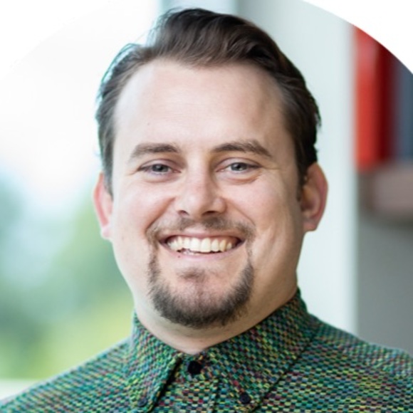 Profile Picture of Russell Rogers (@russellroger663) on Poshmark