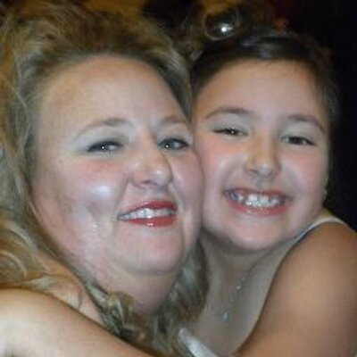 Profile Picture of Stephanie Mizer (@dzyblnd13) on Twitter