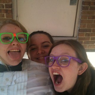 Profile Picture of Danielle Nicole (@danner_banner) on Twitter