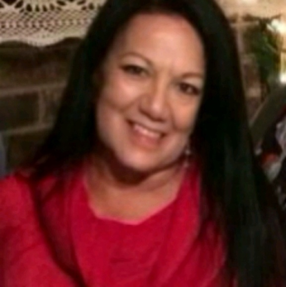 Profile Picture of Ladonna Brown (@lrbrown297) on Poshmark