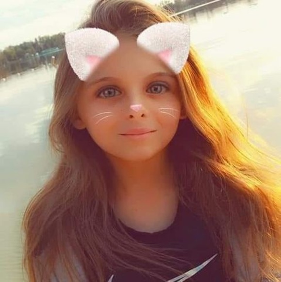 Profile Picture of Candice Baker (@bakercandice21) on Poshmark