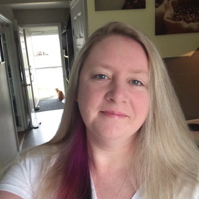 Profile Picture of Angie Kinley (@angizon) on Twitter