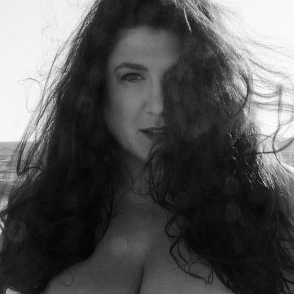 Profile Picture of Jen Danczak (@jendanczak) on Poshmark