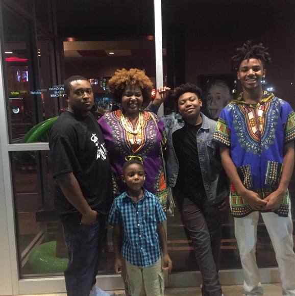 Profile Picture of Vaughn Ross (@vaughnsross) on Poshmark