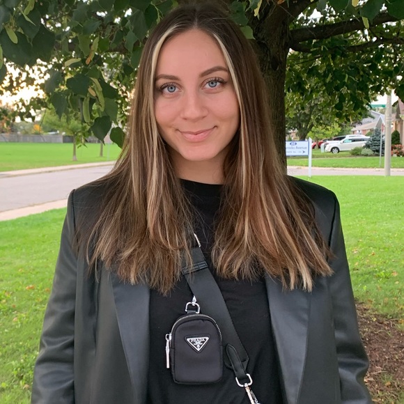 Profile Picture of Sandra Klodnicki (@sandraklod) on Poshmark