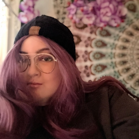 Profile Picture of Kayla Norvis (@kqyla1) on Poshmark