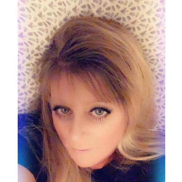 Profile Picture of Lori Vaeth (@lorivaeth) on Poshmark