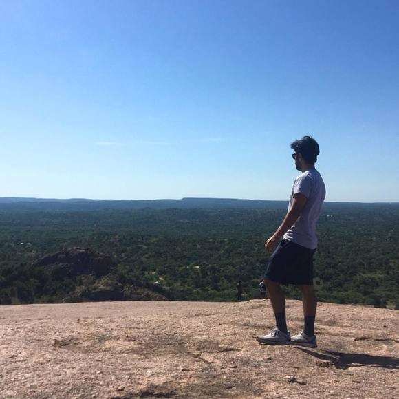 Profile Picture of Tony Aguilera (@tonyaguilera) on Poshmark