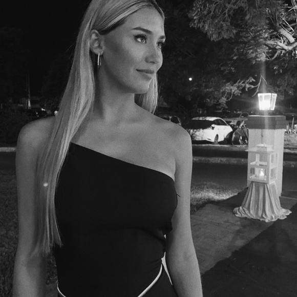 Profile Picture of Yasmin Ahmad (@yaskpa07) on Poshmark