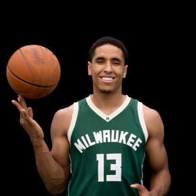 Profile Picture of Michael Brogdon (@michaelsbuckets) on Twitter