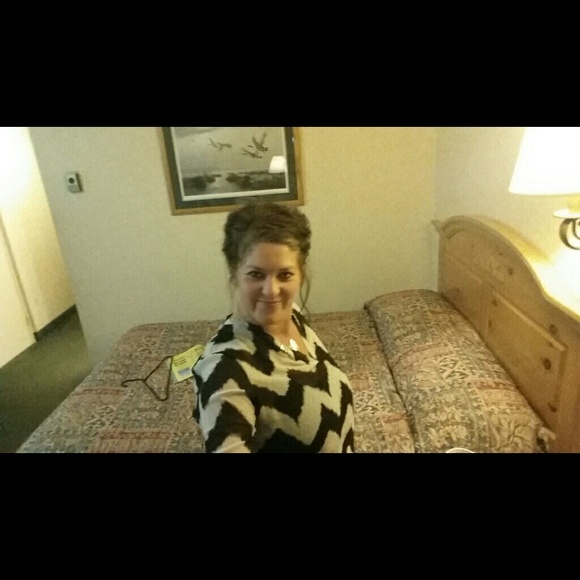 Profile Picture of Lataya Heavirland (@tay9932) on Poshmark