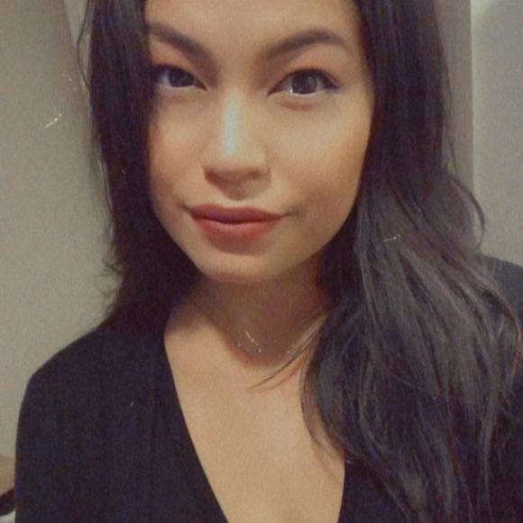 Profile Picture of Tammy Sanchez (@tamsanchez) on Poshmark