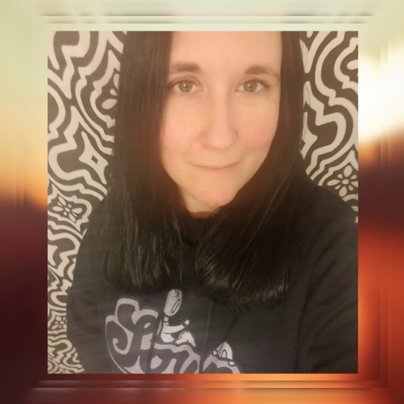Profile Picture of Tara Marchese (@tmarchese25) on Poshmark