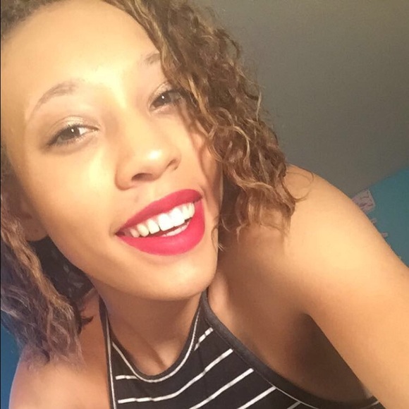 Profile Picture of Mikaela Morgan (@mikaelamorgan24) on Poshmark