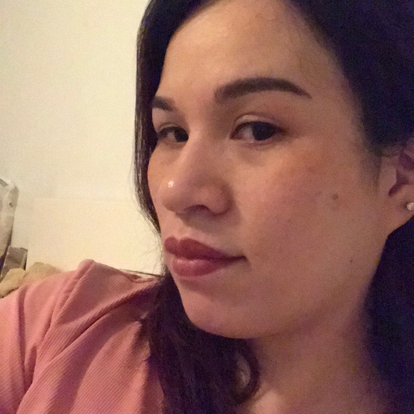 Profile Picture of Cuiting Feng (@libao1838) on Poshmark