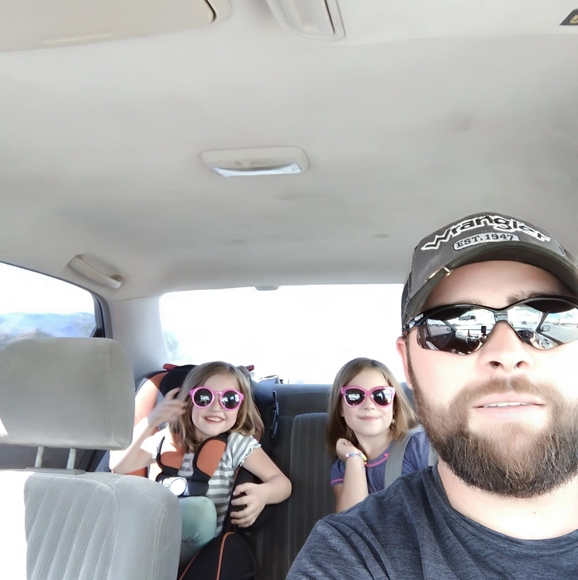 Profile Picture of Joey Frymire (@joeyfrymire) on Poshmark