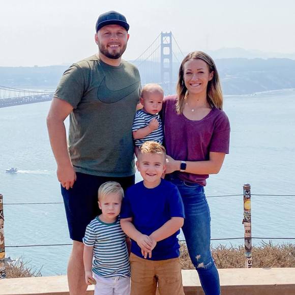 Profile Picture of Kara Hoggan (@karahoggan) on Poshmark