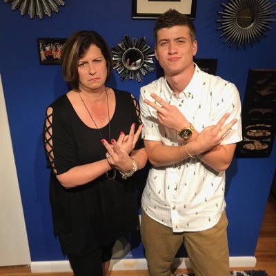 Profile Picture of Jimmy (@KeeblerJames) on Twitter