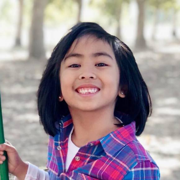 Profile Picture of Vivian Capili (@vpbala412) on Poshmark