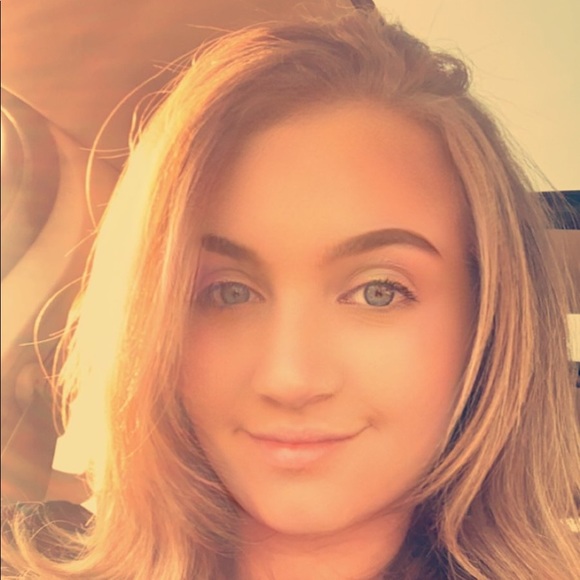 Profile Picture of Shelby Rubright (@srubright24) on Poshmark