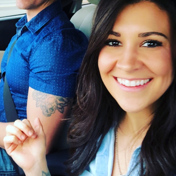 Profile Picture of Alex Condra (@alexcondra) on Poshmark