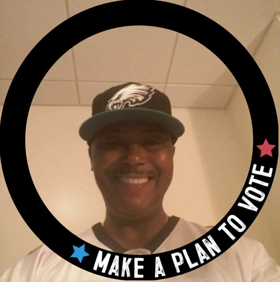 Profile Picture of Carl Andrews (@andrewscarl718) on Poshmark