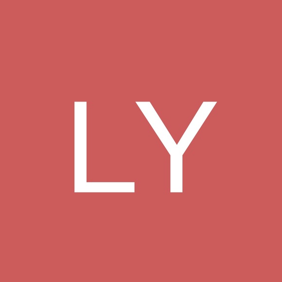 Profile Picture of Lori Yurkowski (@lyurkowski) on Poshmark