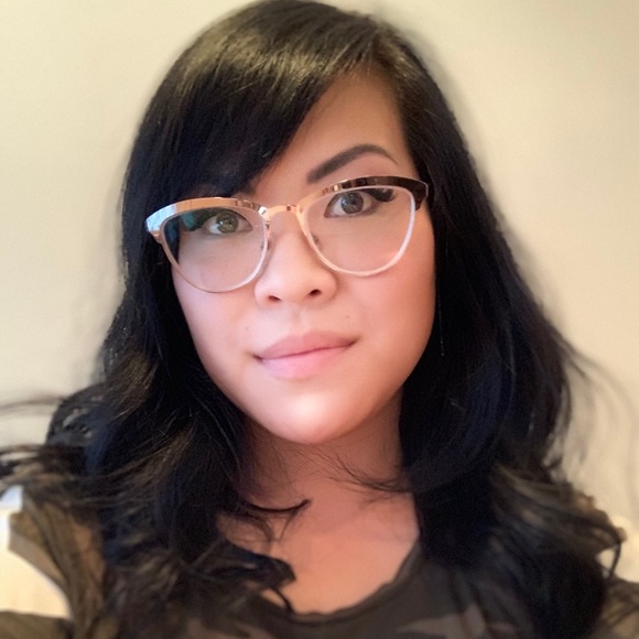 Profile Picture of Christine Luu (@christineluu24) on Poshmark