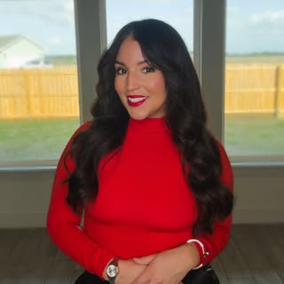 Profile Picture of Lisa Sanchez, REALTOR® (@lisasanchez_) on Instagram
