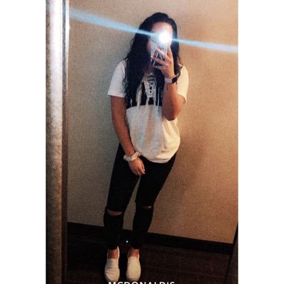 Profile Picture of 𝙷𝚊𝚢𝚕𝚎𝚢 🌻 (@hayley_maria7) on Twitter