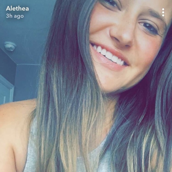 Profile Picture of Alethea Eidsness (@aletheaed) on Poshmark