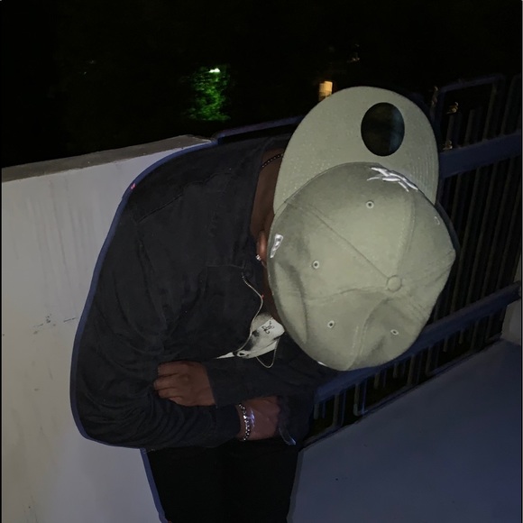 Profile Picture of Mark Minkins jr (@minkoshop) on Poshmark