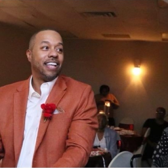 Profile Picture of Andrew Britton (@abritton03) on Poshmark