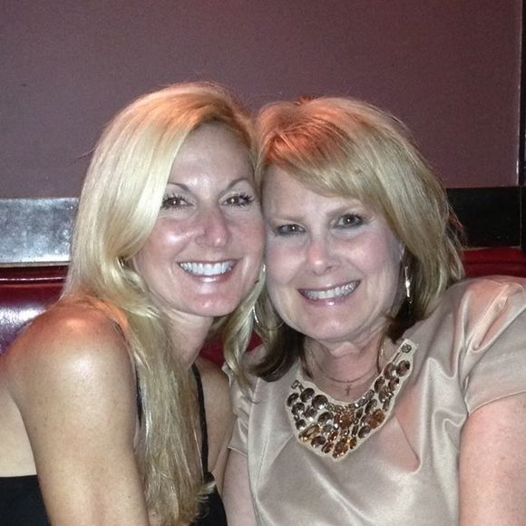 Profile Picture of Jamie Batchelor (@jamiesarah1) on Poshmark