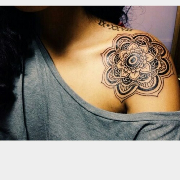 Profile Picture of Courtney Lafranca (@mamakricket1974) on Poshmark