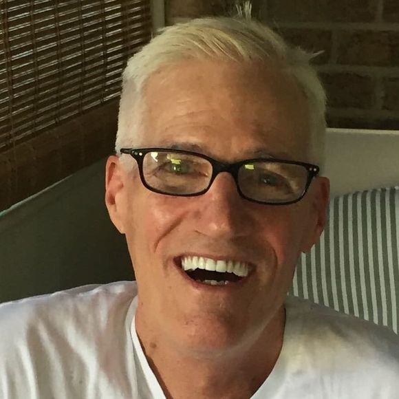 Profile Picture of David Hanour (@davidhanour) on Poshmark