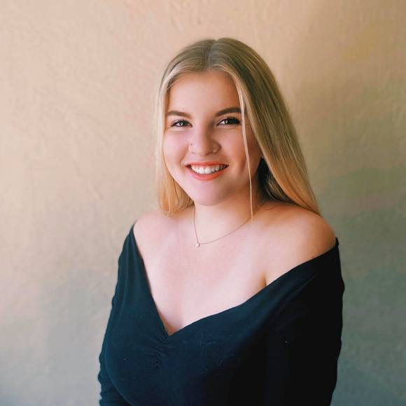 Profile Picture of Kylie Balich (@kylie_balich) on Poshmark
