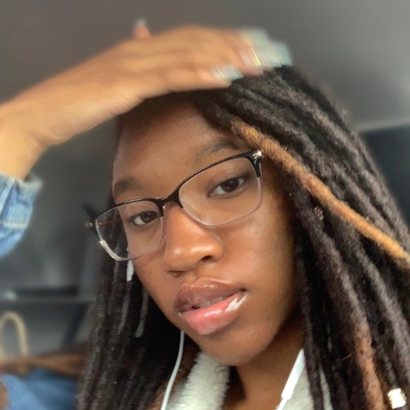 Profile Picture of Tamia Stark (@tamiababyy) on Poshmark