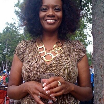 Profile Picture of Felecia A. Phillips (@Feleciasplace) on Twitter