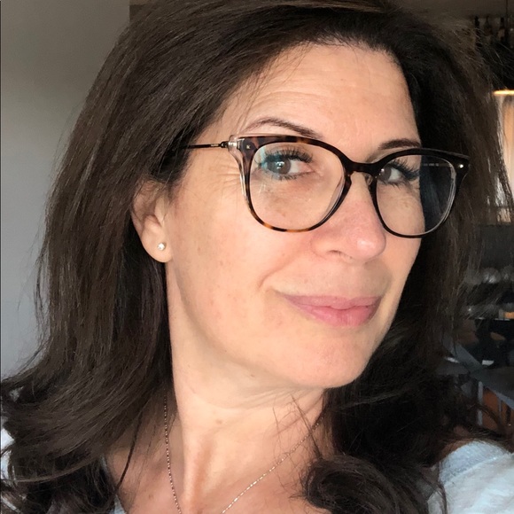 Profile Picture of Christiane Harfouche (@charfouch) on Poshmark