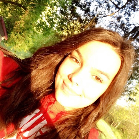 Profile Picture of Larrah Miller (@larrah_miller) on Poshmark