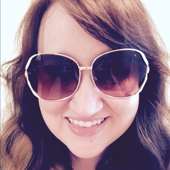 Profile Picture of Jamie Covington (@jmes_closet) on Poshmark