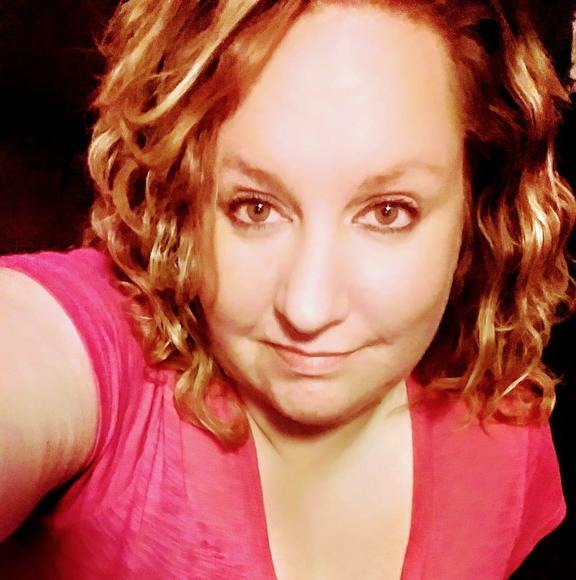 Profile Picture of Billie Roker (@billieroker) on Poshmark