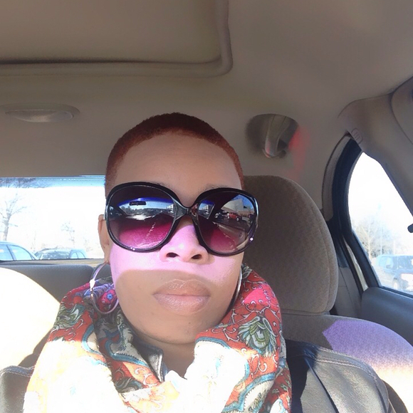 Profile Picture of Jacqueline Page (@jackiepage) on Poshmark