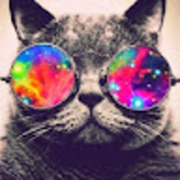 Profile Picture of Tyler Meek (@schoolstuff217) on Poshmark