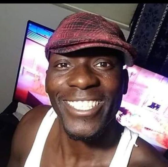 Profile Picture of Ernest Thomas (@ernestthomas759) on Poshmark