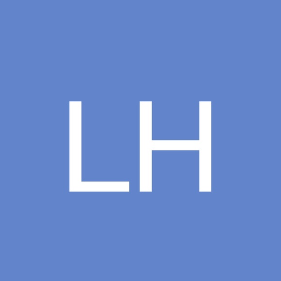 Profile Picture of Lois Hovemeyer (@lhovemeyer) on Poshmark