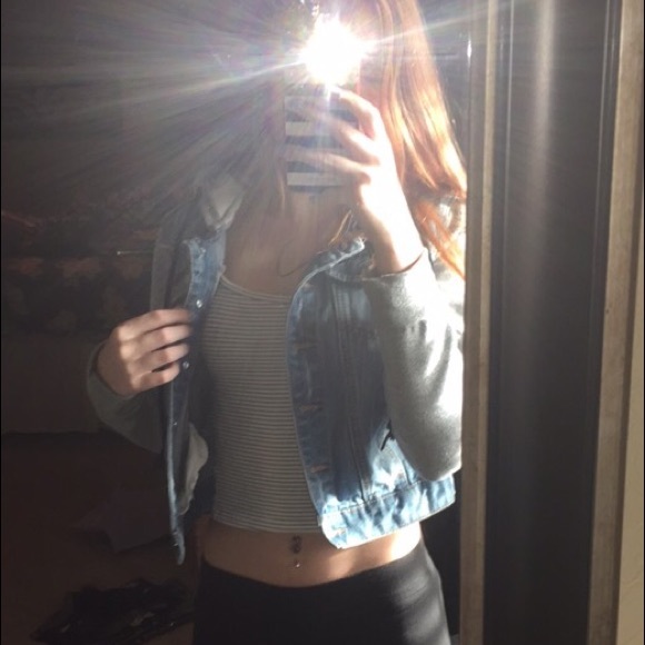 Profile Picture of Nichole Hinkle (@nicholehinkle) on Poshmark